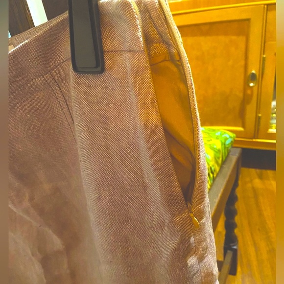 Valentino flax linen size 10 skirt. Made in Italy, top designer. Comes to knee. - Picture 5 of 12